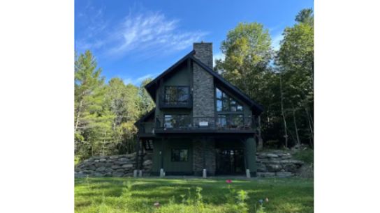 5 bed Ski Chalet in the Green Mountains with Sauna For Rent